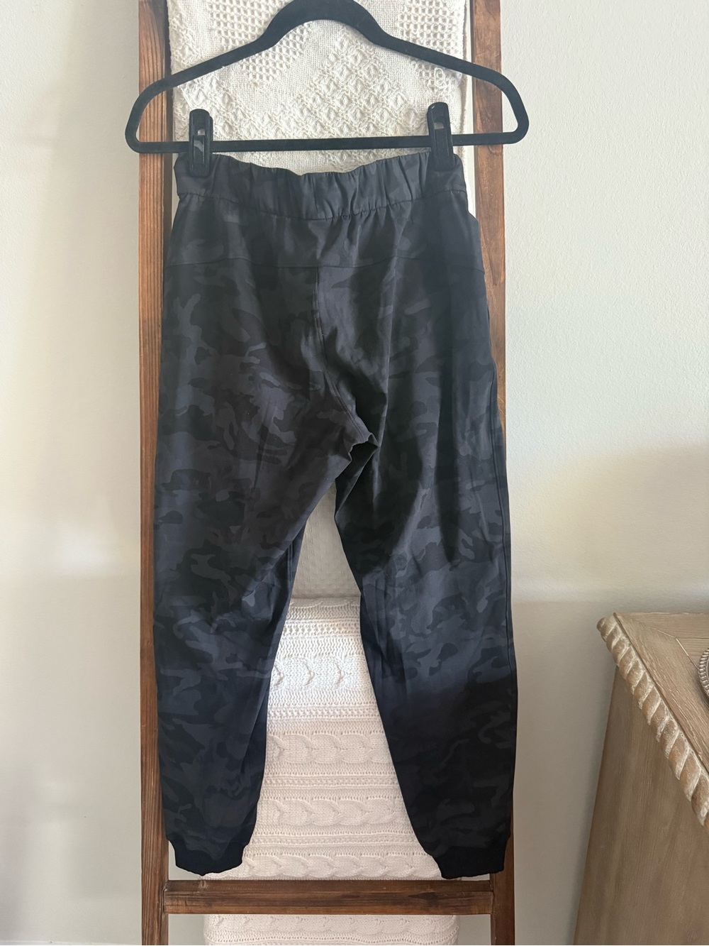 NWOT Lululemon Camo Deep Coal Mid-Rise Full Length Dance Studio Jogger - Picture 4 of 4